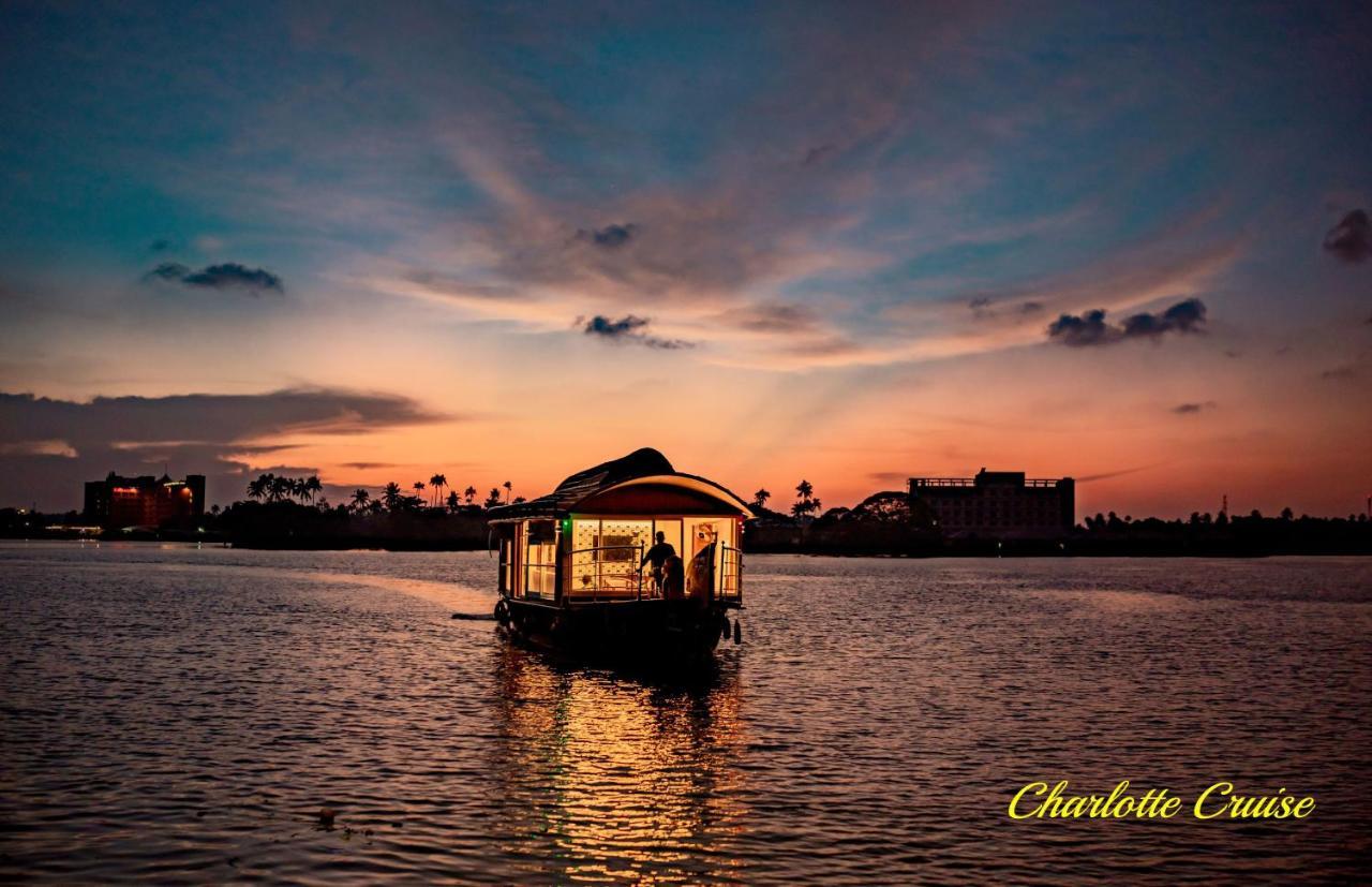 Charlotte Cruise House Boat Hotel Alappuzha Exterior photo