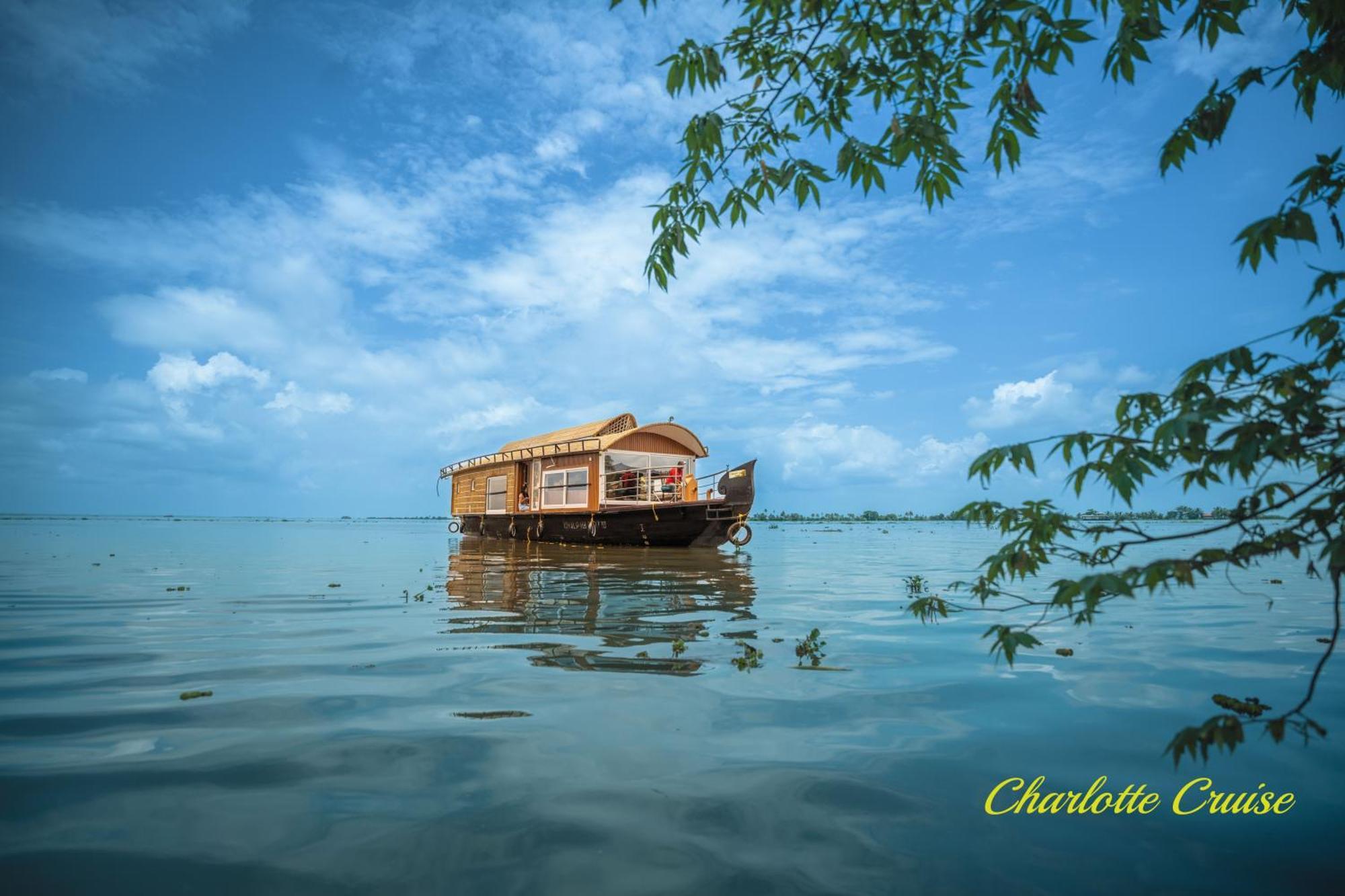 Charlotte Cruise House Boat Hotel Alappuzha Exterior photo
