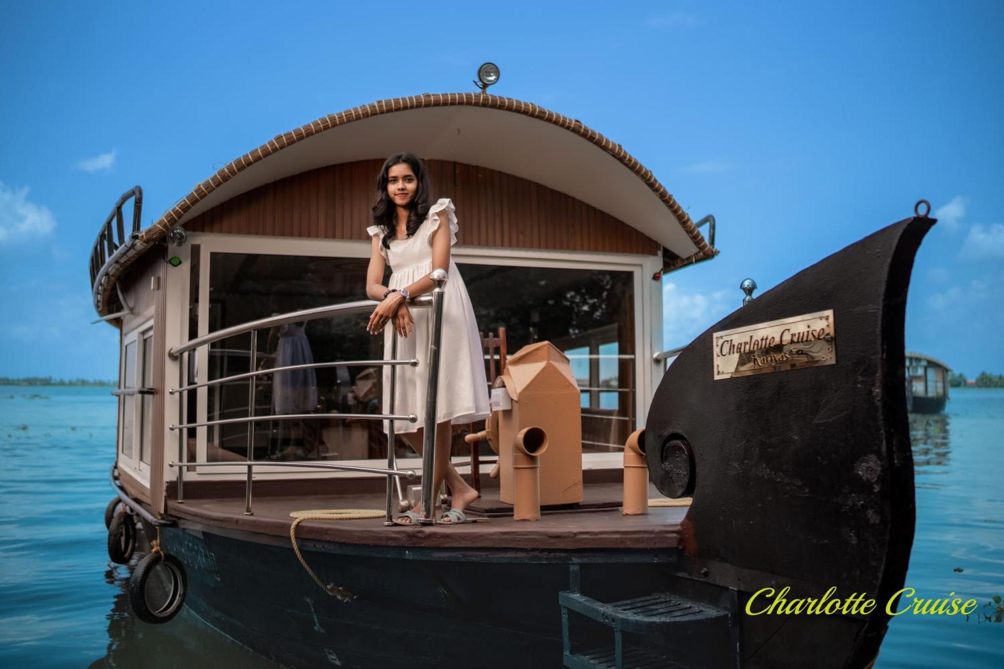 Charlotte Cruise House Boat Hotel Alappuzha Exterior photo